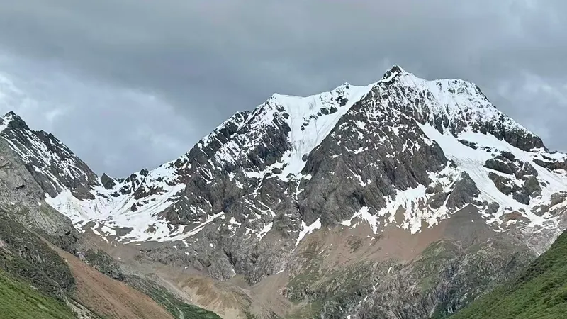 Mountain shelter · Tibetan home
